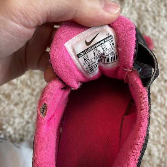 ⚡️flash sale! 3 for 10⚡️ Nike toddler’s sneakers - Picture 4 of 4